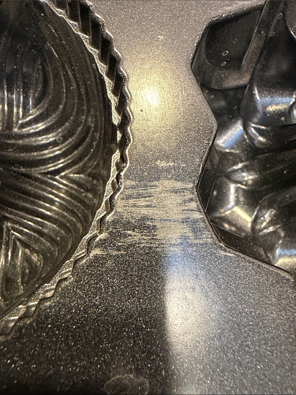 Nordic Ware Garland 6-Cup Mini Bundt Pan - Picture 5 of 6